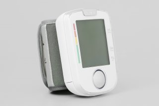 Máy đo huyết áp điện tử cổ tay điện tử (sử dụng pin) BC44