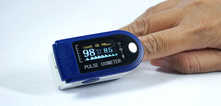 Cách sử dụng máy SpO2 đo nồng độ oxy trong máu sao cho đúng?